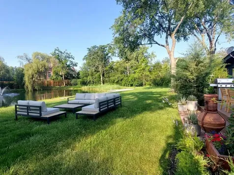 83 Wildwood Drive Barrington IL 60010