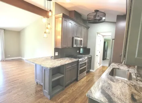 83 Wildwood Drive Barrington IL 60010