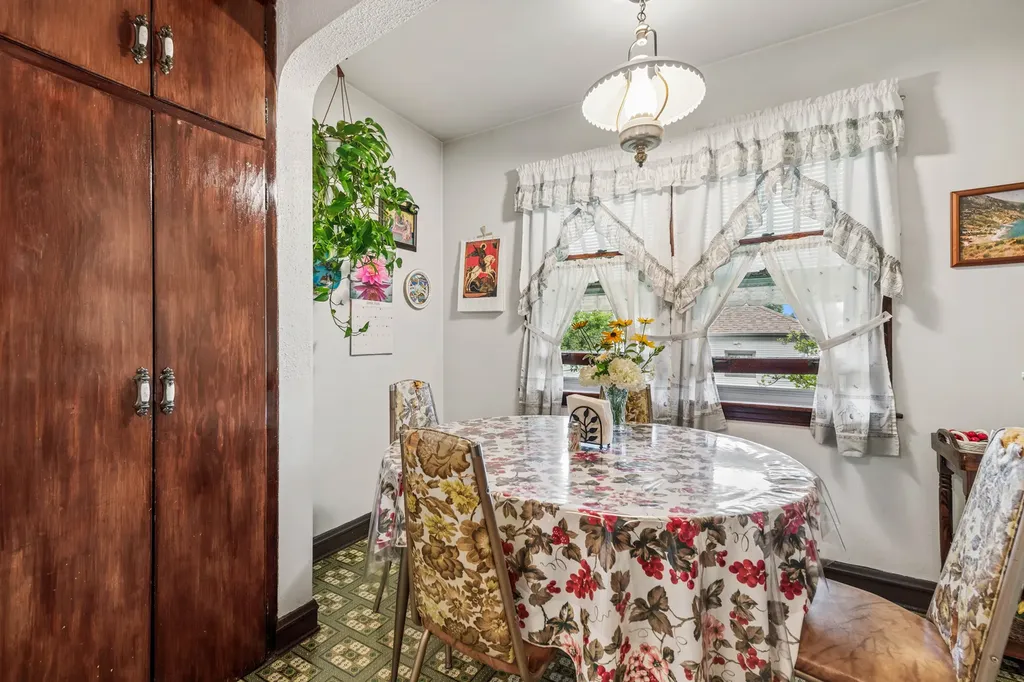 3824 North Pittsburgh Avenue Chicago IL 60634