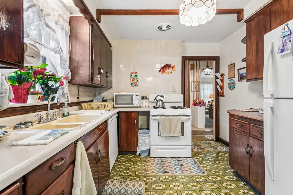 3824 North Pittsburgh Avenue Chicago IL 60634