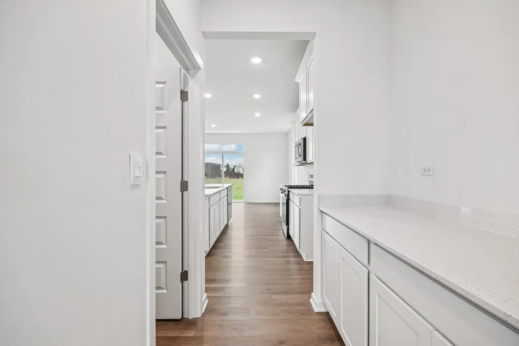 1847 Baler Avenue Aurora IL 60503