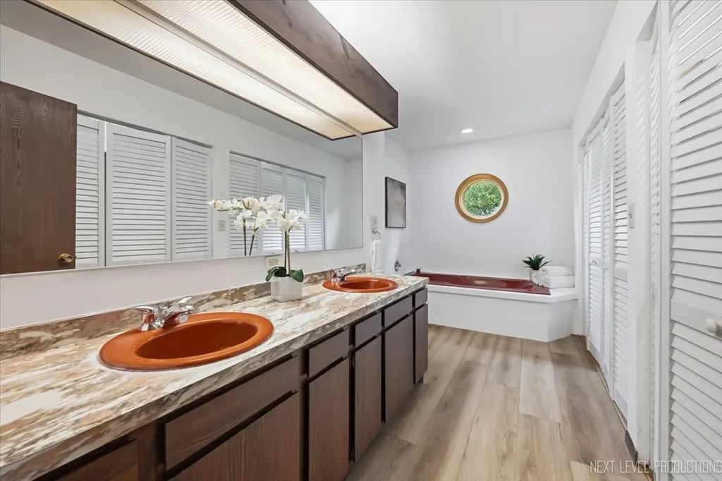 942 Montgomery Court Naperville IL 60540