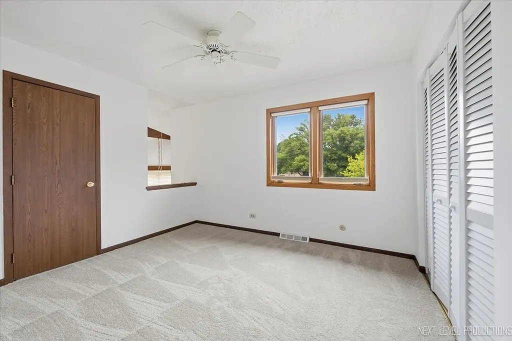 942 Montgomery Court Naperville IL 60540