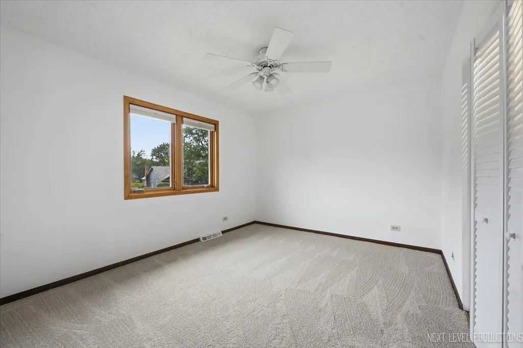 942 Montgomery Court Naperville IL 60540