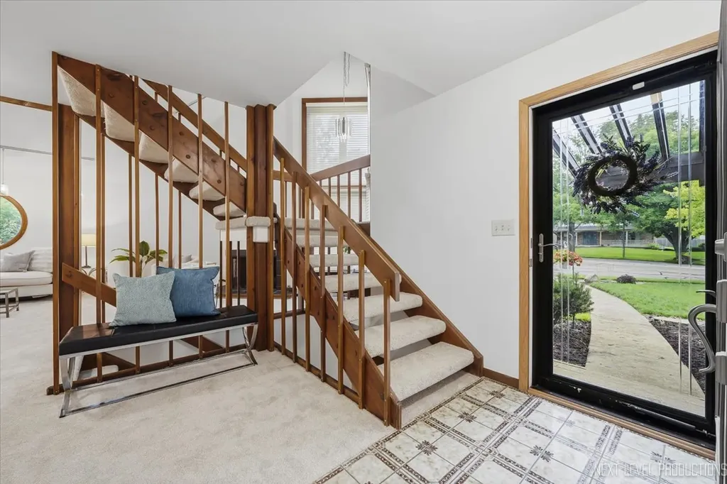 942 Montgomery Court Naperville IL 60540