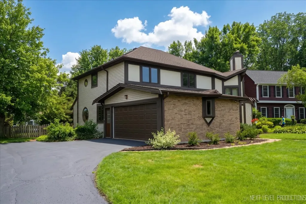 942 Montgomery Court Naperville IL 60540