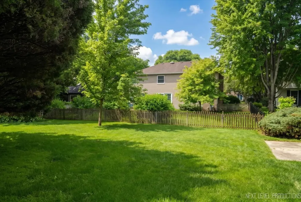 942 Montgomery Court Naperville IL 60540