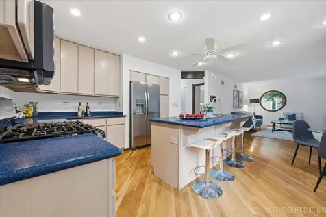 942 Montgomery Court Naperville IL 60540