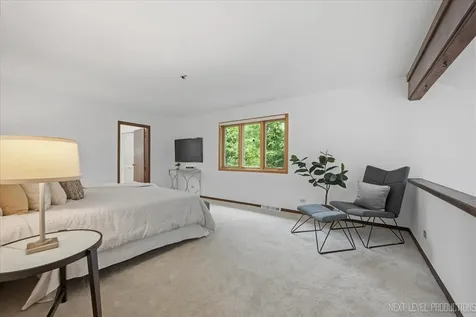 942 Montgomery Court Naperville IL 60540