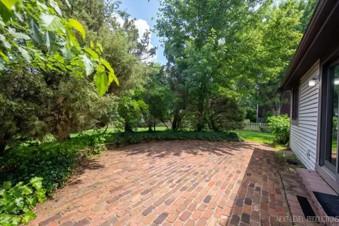 942 Montgomery Court Naperville IL 60540