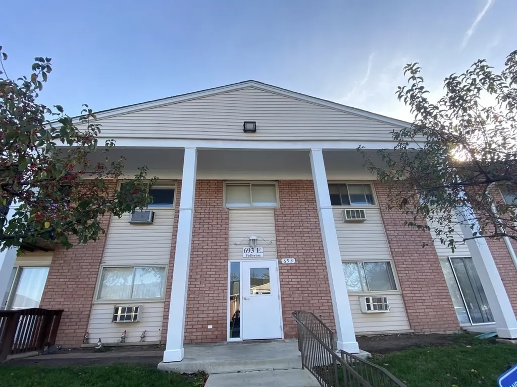 693 East Fullerton Avenue Glendale Heights IL 60139