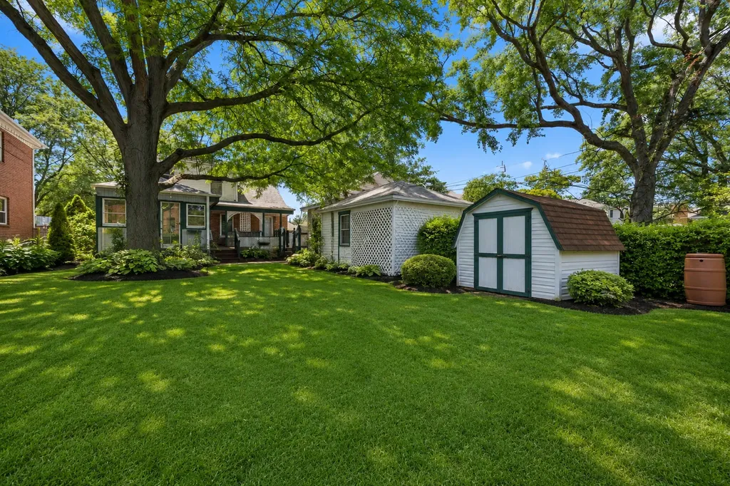 123 South Home Avenue Park Ridge IL 60068