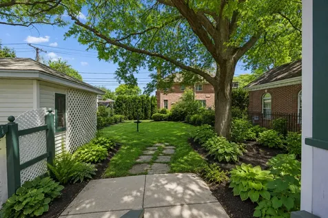 123 South Home Avenue Park Ridge IL 60068
