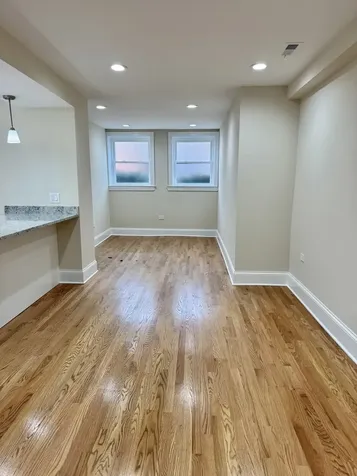 5506 North Glenwood Avenue Chicago IL 60640