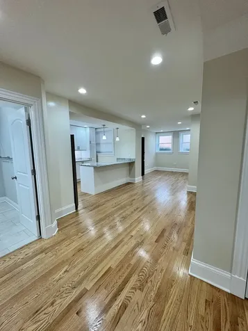 5506 North Glenwood Avenue Chicago IL 60640