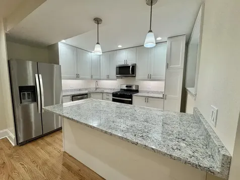5506 North Glenwood Avenue Chicago IL 60640