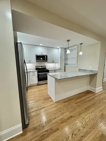 5506 North Glenwood Avenue Chicago IL 60640