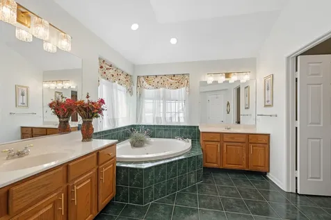 18036 Crystal Lane Lansing IL 60438