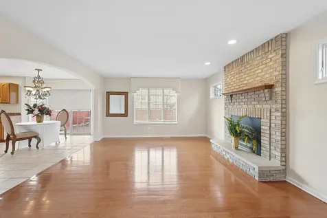 18036 Crystal Lane Lansing IL 60438