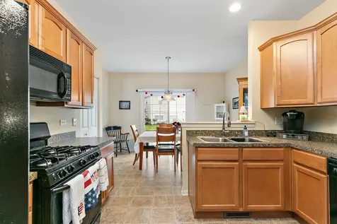 1527 Waterside Drive Dekalb IL 60115