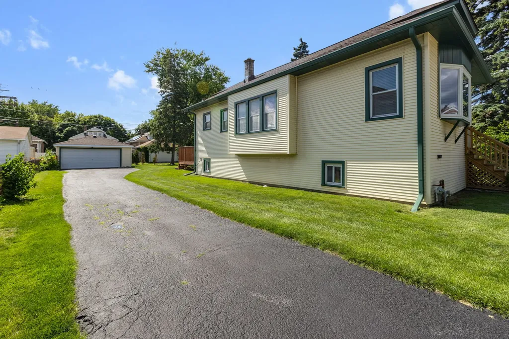 4030 Vernon Avenue Brookfield IL 60513