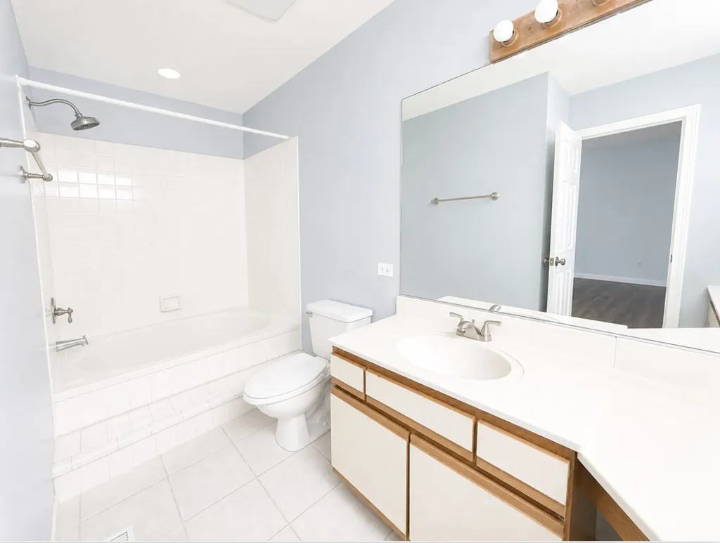 130 Park Ridge Court Aurora IL 60504