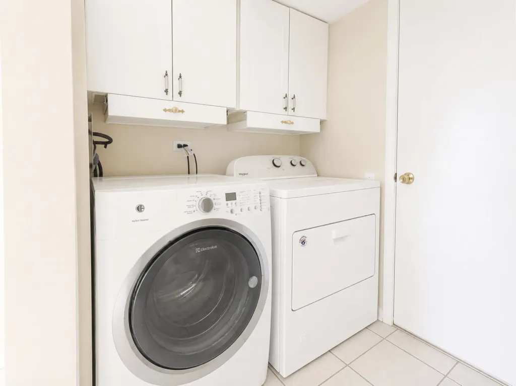 130 Park Ridge Court Aurora IL 60504
