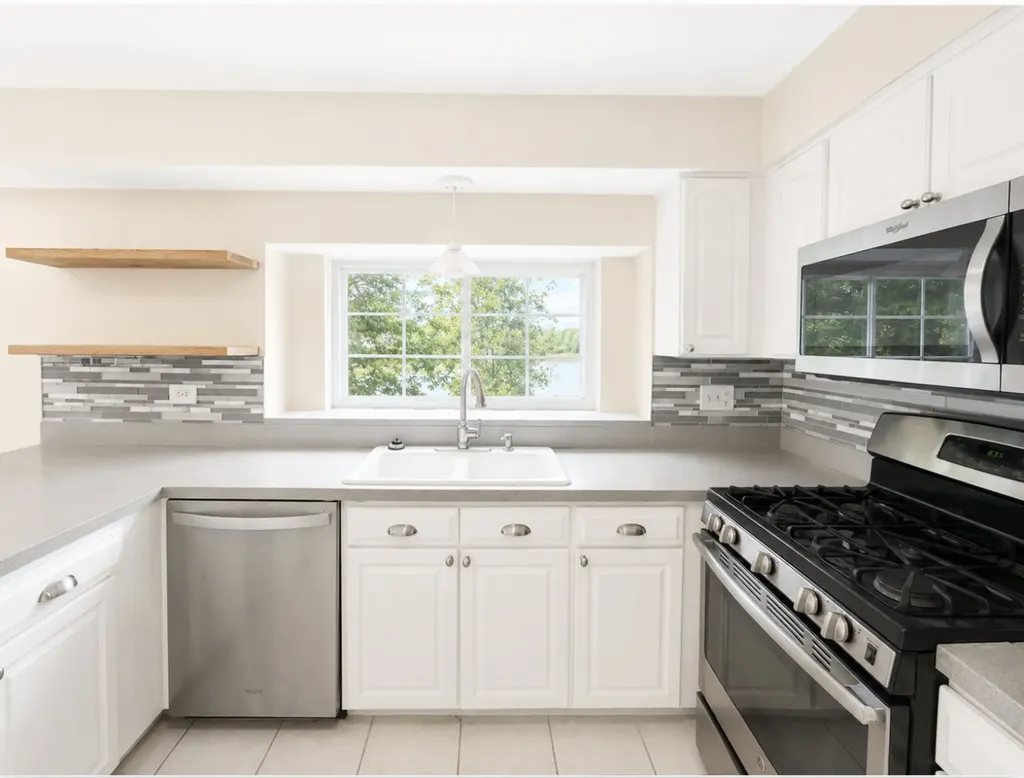 130 Park Ridge Court Aurora IL 60504