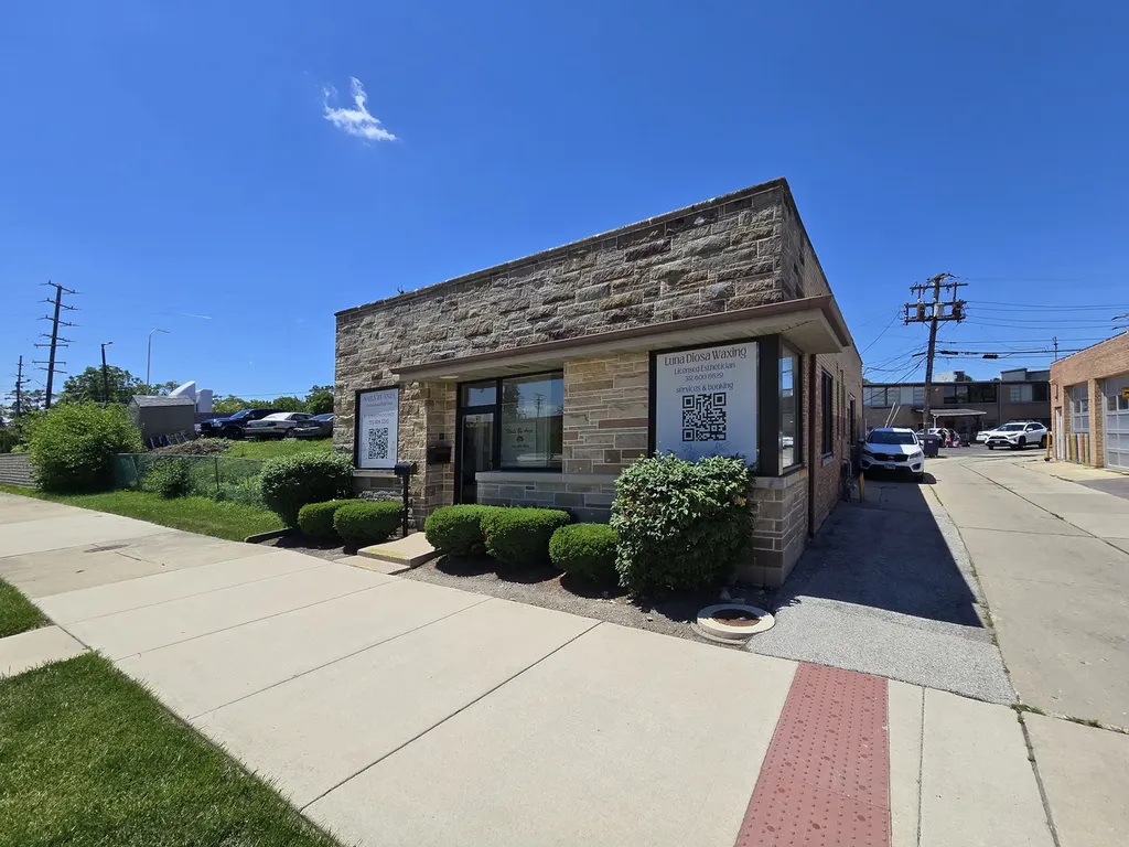 38 North Broadway Street Des Plaines IL 60016