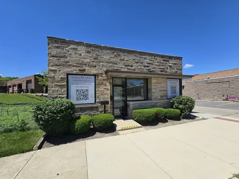 38 North Broadway Street Des Plaines IL 60016