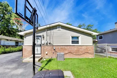 16641 Paulina Street Markham IL 60428