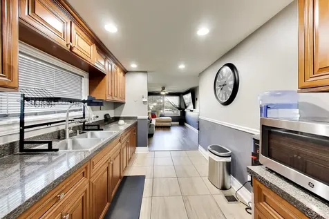 16641 Paulina Street Markham IL 60428