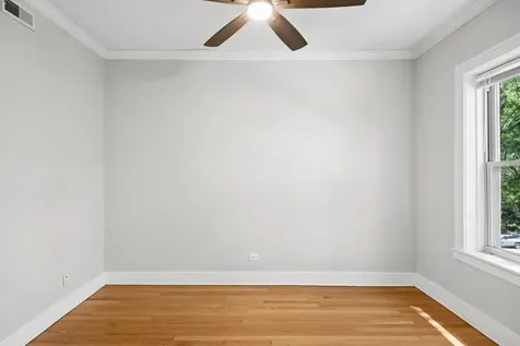 1702 West Catalpa Avenue Chicago IL 60640