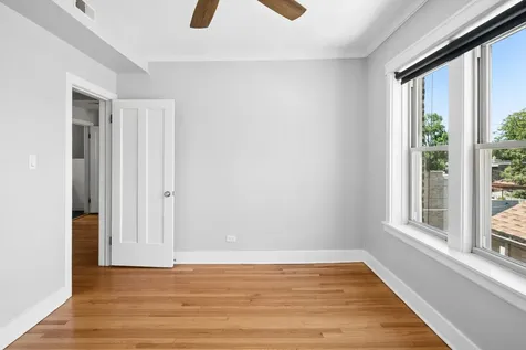 1702 West Catalpa Avenue Chicago IL 60640