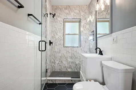1702 West Catalpa Avenue Chicago IL 60640
