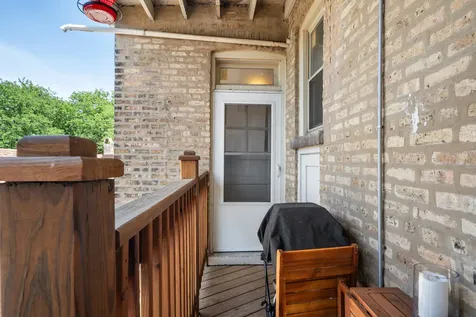 1702 West Catalpa Avenue Chicago IL 60640