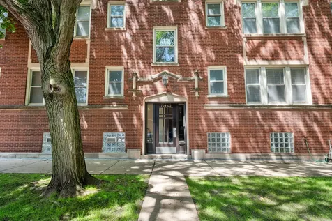 1702 West Catalpa Avenue Chicago IL 60640