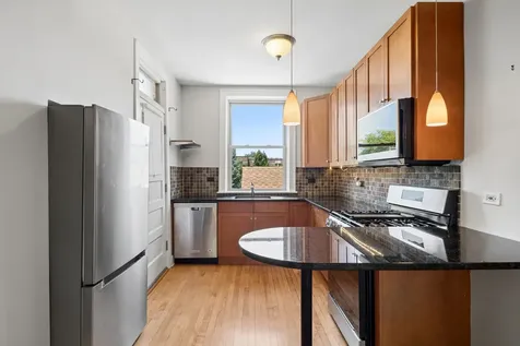 1702 West Catalpa Avenue Chicago IL 60640
