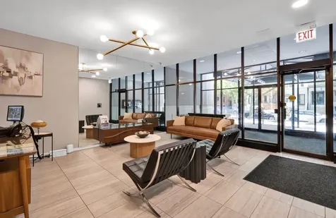 2728 North Hampden Court Chicago IL 60614