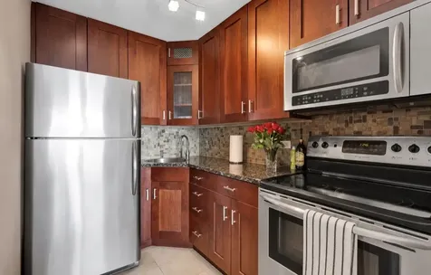 2728 North Hampden Court Chicago IL 60614