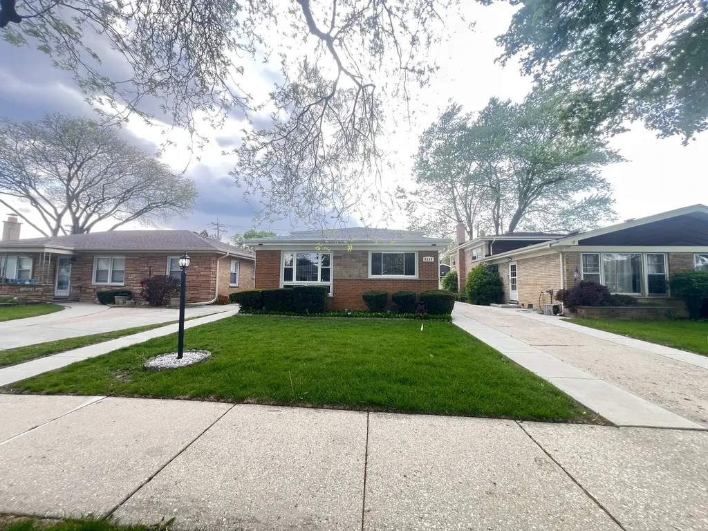 9220 Luna Avenue Morton Grove IL 60053