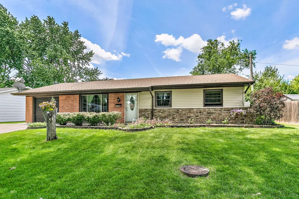 7798 Kingsbury Drive Hanover Park IL 60133