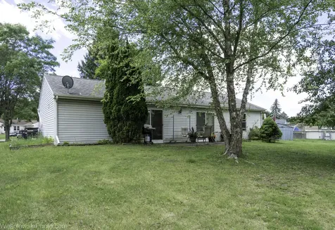 886 Quincy Court Island Lake IL 60042