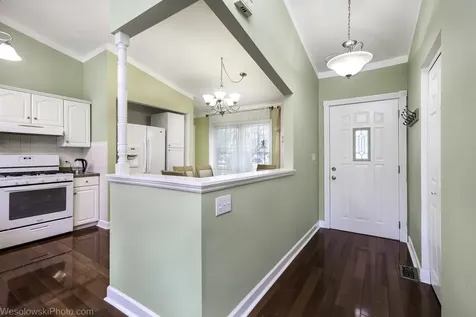 886 Quincy Court Island Lake IL 60042