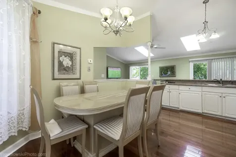 886 Quincy Court Island Lake IL 60042