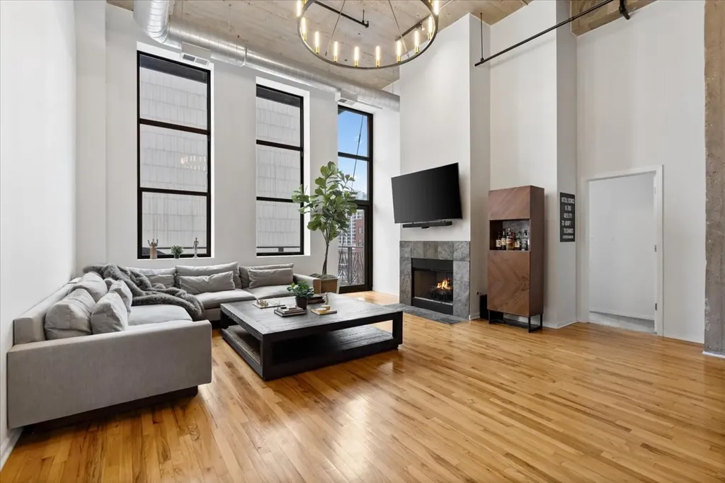 758 North Larrabee Street Chicago IL 60654
