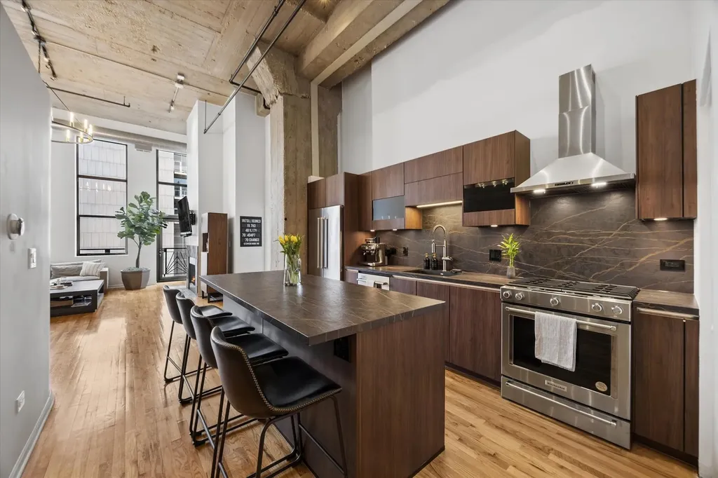 758 North Larrabee Street Chicago IL 60654