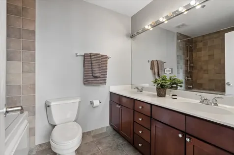 758 North Larrabee Street Chicago IL 60654