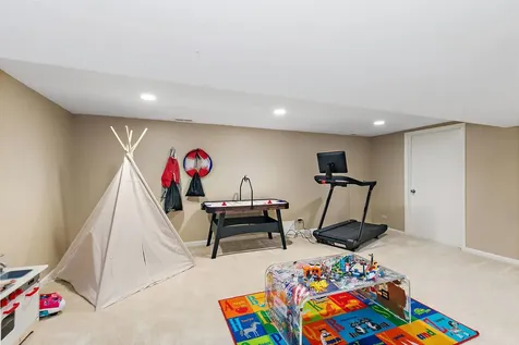 48 Park Avenue Cary IL 60013