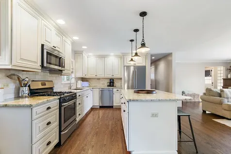 48 Park Avenue Cary IL 60013
